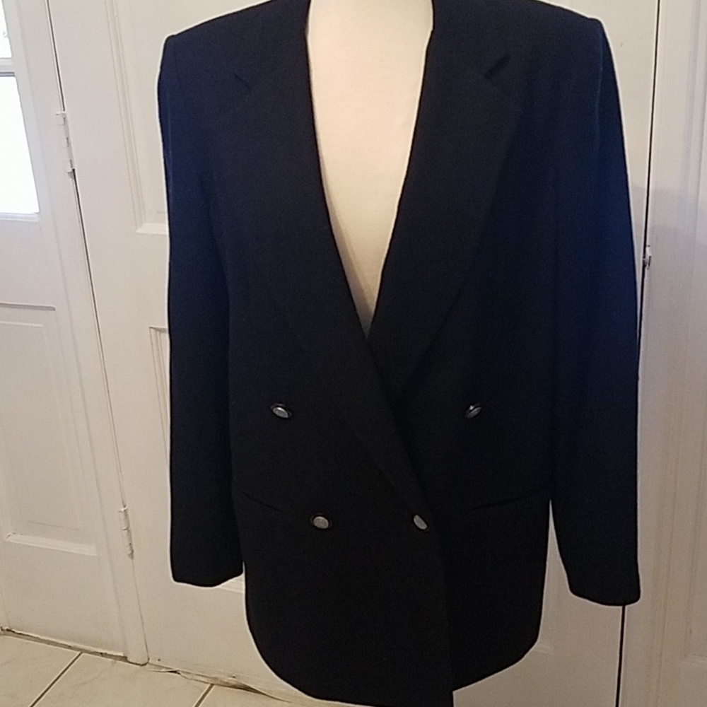 Black Wool Blazer. Label Requirements.